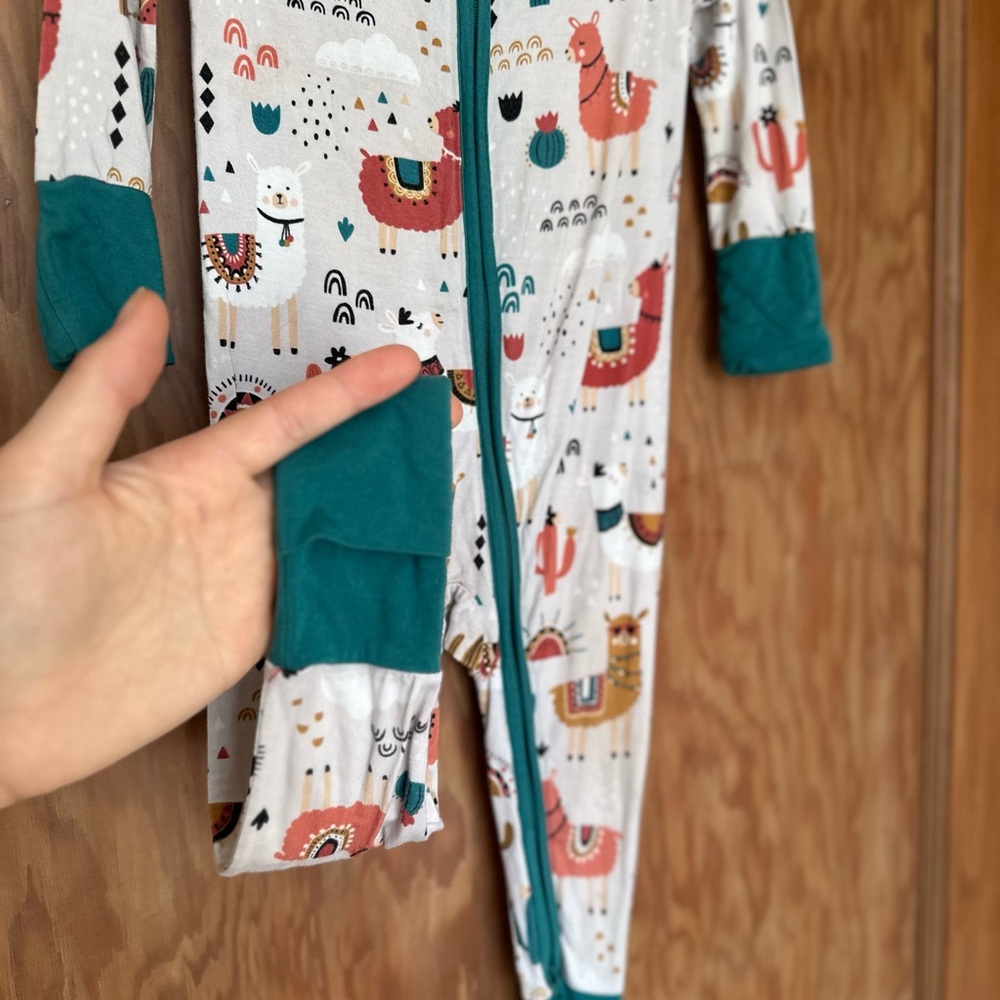 Kids Llama love Print One Piece - Multicolor - Picture 5 of 5